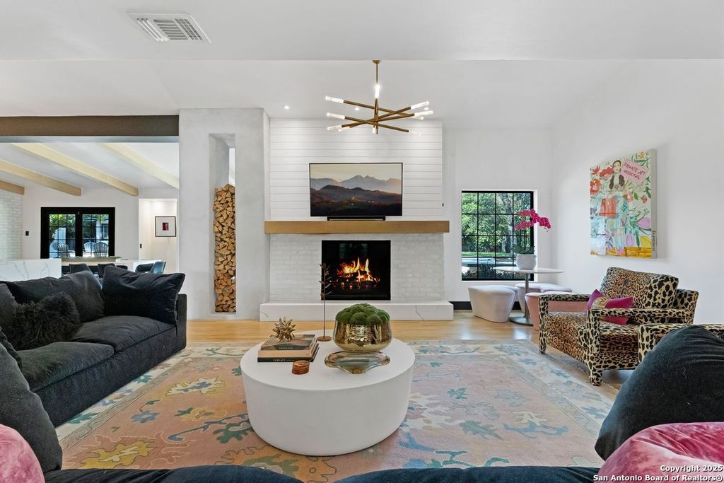 Photo of 301 Primrose Place, Alamo Heights, TX 78209 (MLS # 1929573)