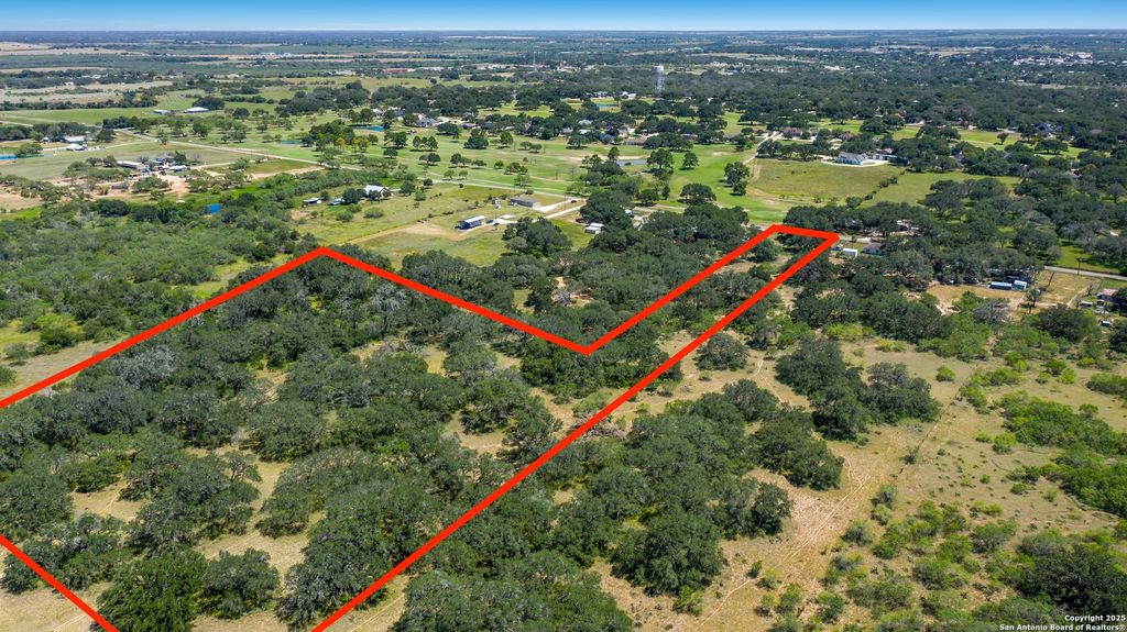 Photo of 669 County Road 768, Devine, TX 78016 (MLS # 1888781)