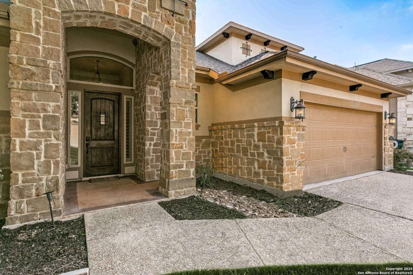 2502 Dunmore Hill