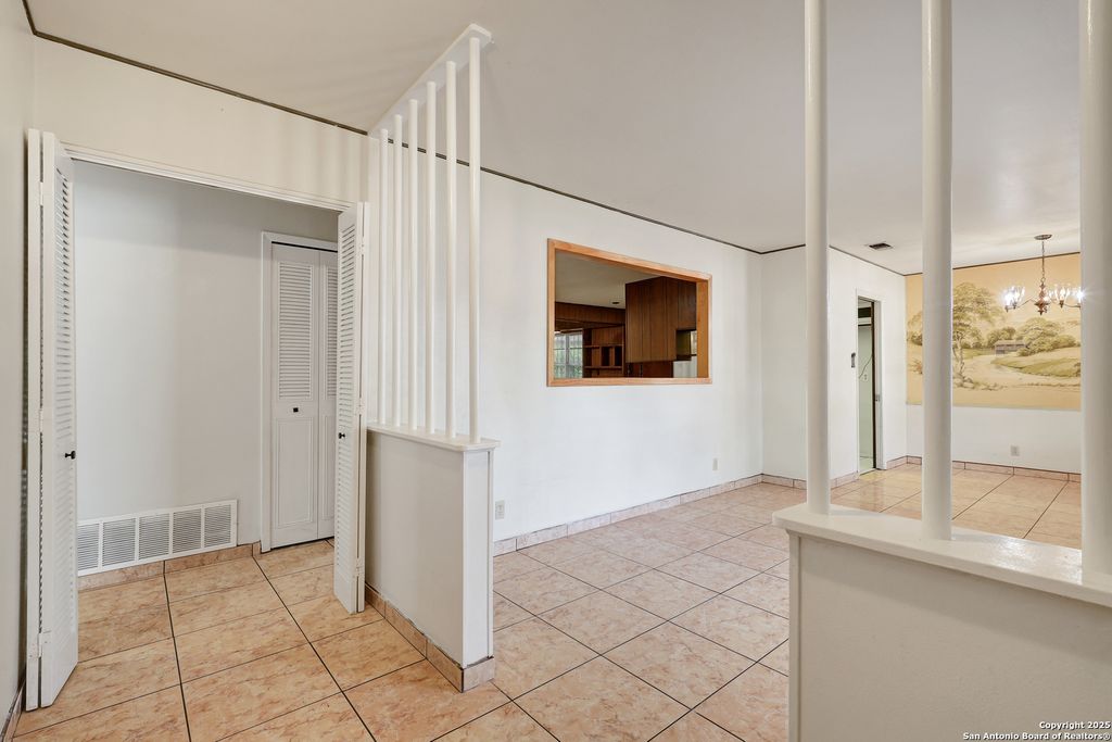 Photo of 166 Meadow Trail, San Antonio, TX 78227 (MLS # 1910820)