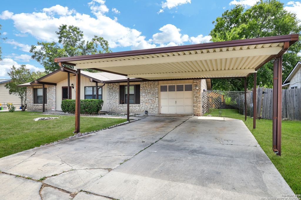 Photo of 166 Meadow Trail, San Antonio, TX 78227 (MLS # 1910820)