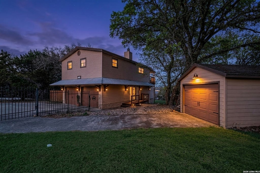 Photo of 1512 Skyline, Canyon Lake, TX 78133 (MLS # 1950095)