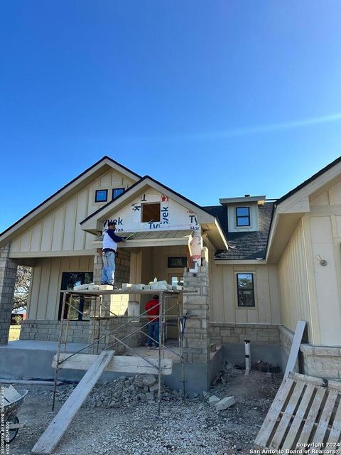 A home in Bandera