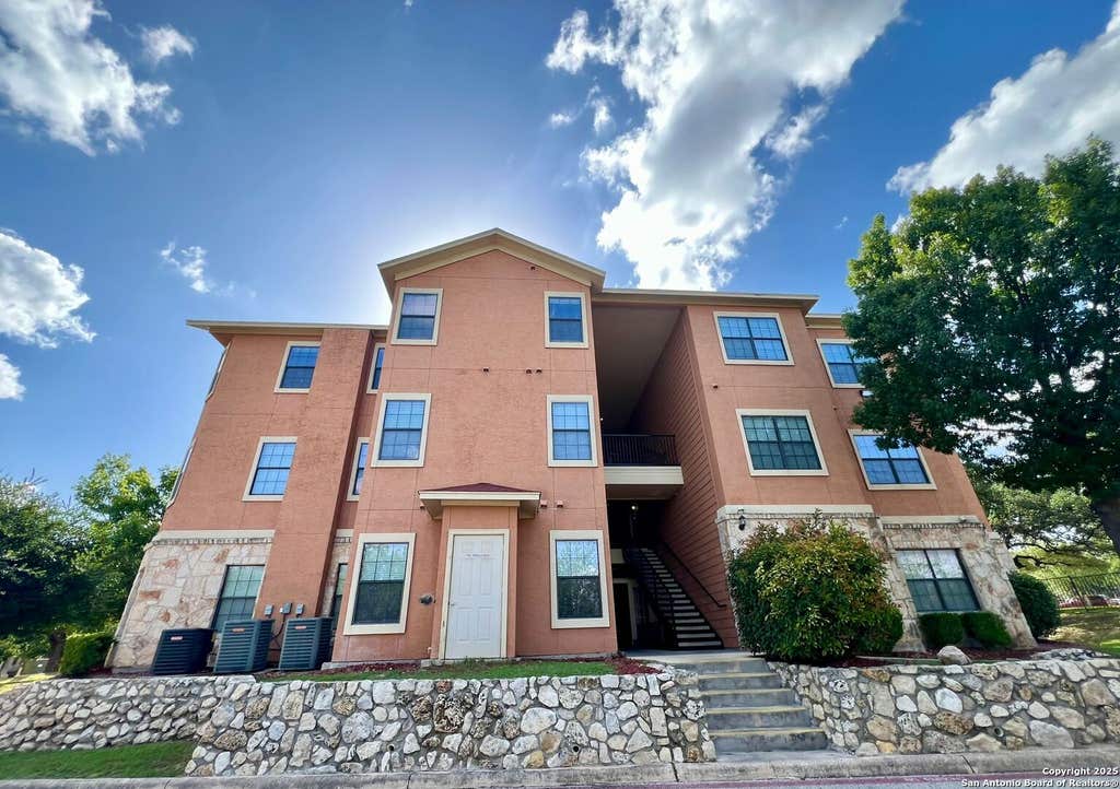 Photo of 6160 ECKHERT RD APT 1711 #APT 1711, San Antonio, TX 78240 (MLS # 1971975)