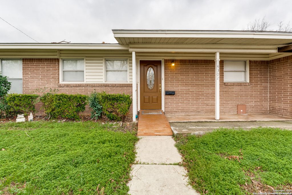 Photo of 4302 Waikiki Dr, San Antonio, TX 78218 (MLS # 1969898)