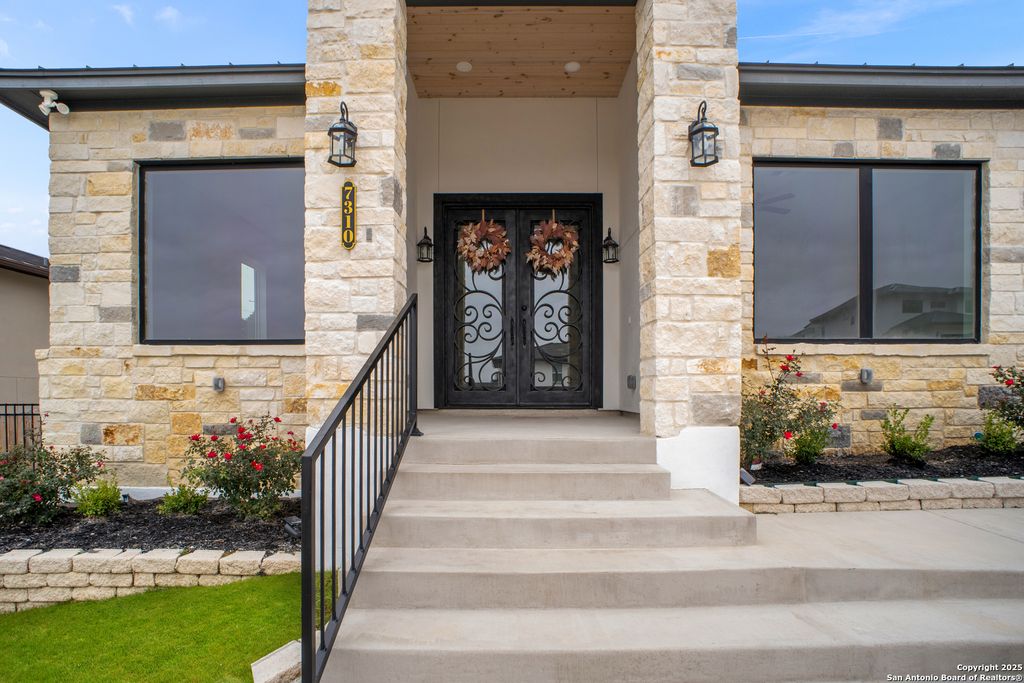 Photo of 7310 Cresta Bulivar, San Antonio, TX 78256 (MLS # 1923271)