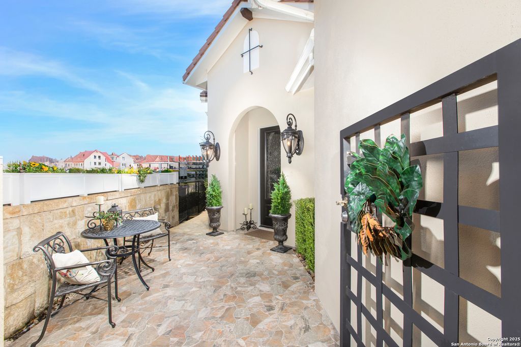 Photo of 10 Denbury Gln, San Antonio, TX 78257 (MLS # 1929501)