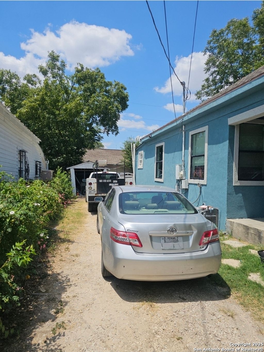 Photo of 111 San Martin, San Antonio, TX 78207 (MLS # 1920528)