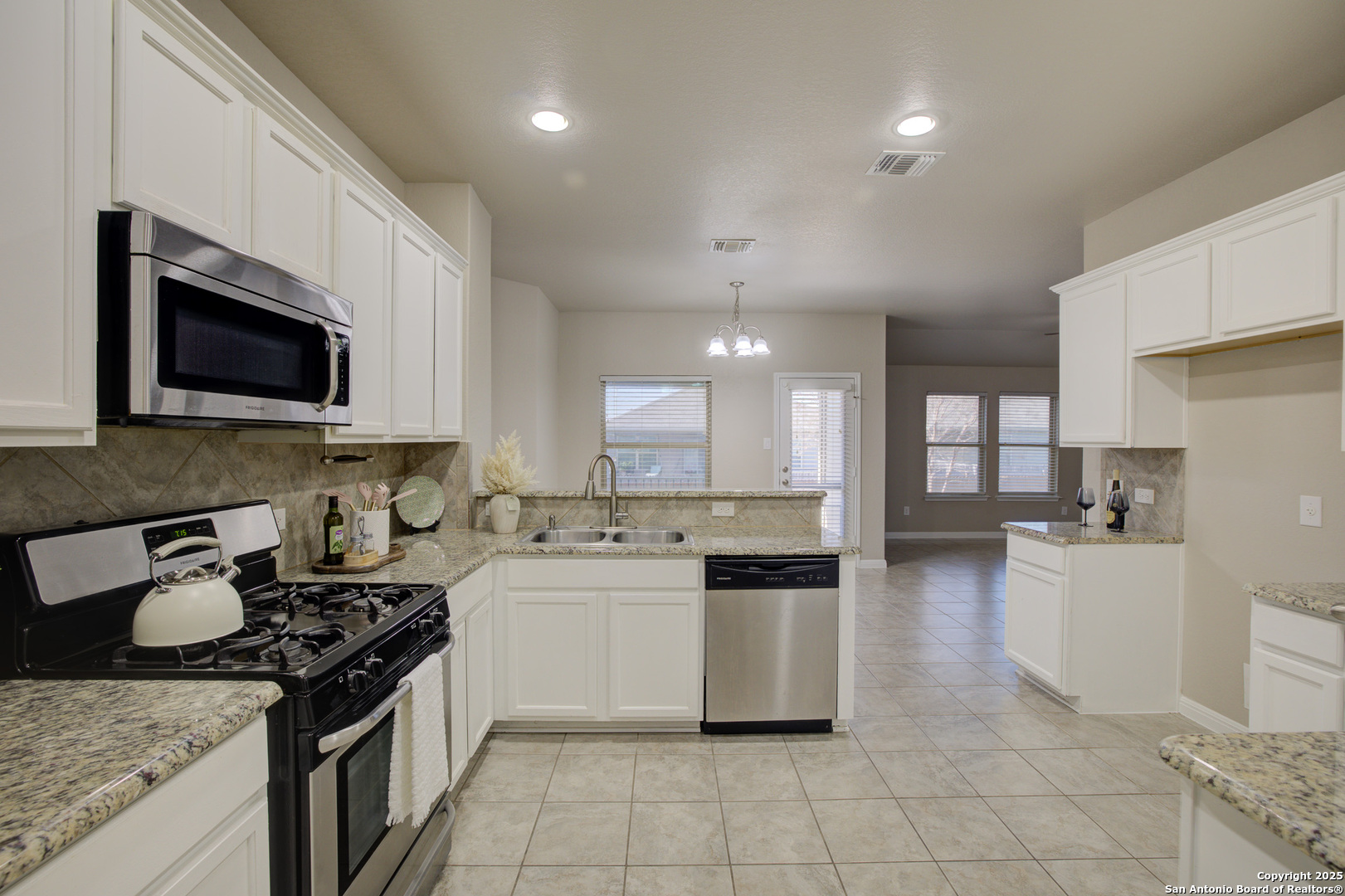 New Braunfels, Texas 78130, United States, 4 Bedrooms Bedrooms, ,2 BathroomsBathrooms,Residential,Active,16842