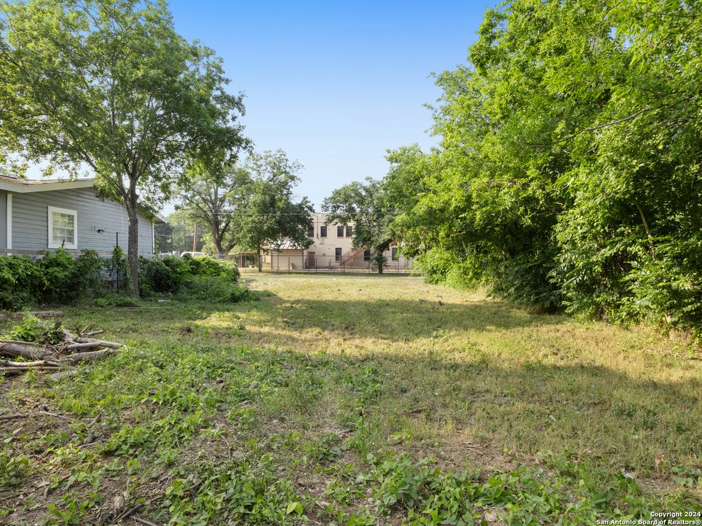Photo of 204 ORPHAN, San Antonio, TX 78202 (MLS # 1774279)