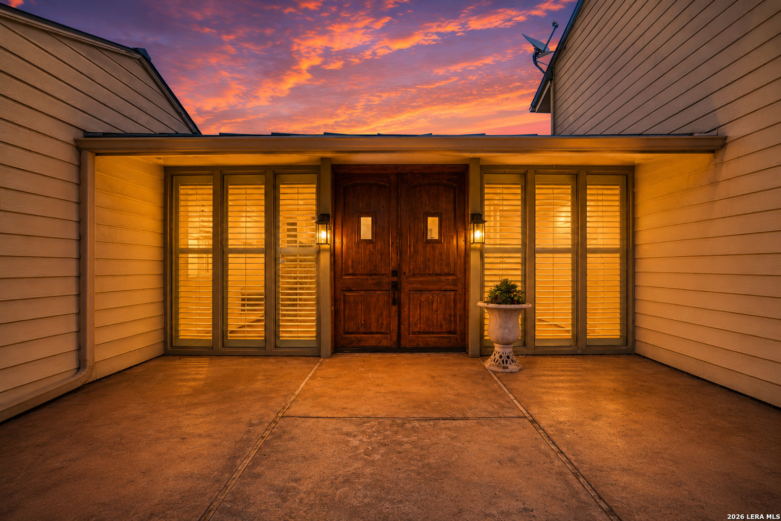 Photo 1 of 33 — 208 FRONT ST, Comfort, TX 78013