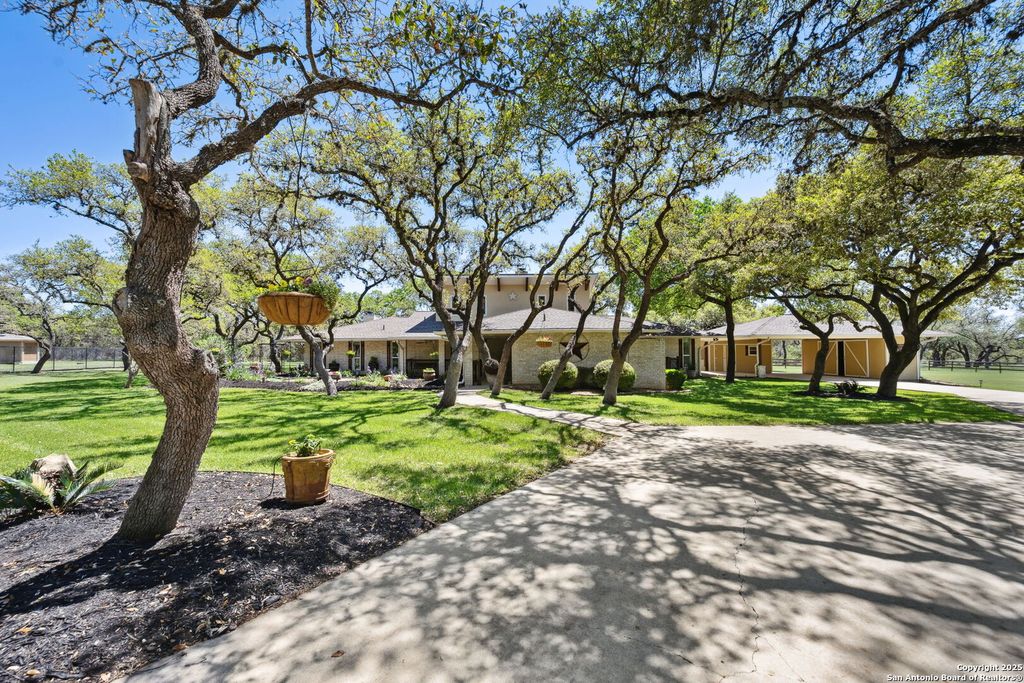 Photo of 8110 park lane, Garden Ridge, TX 78266 (MLS # 1945659)