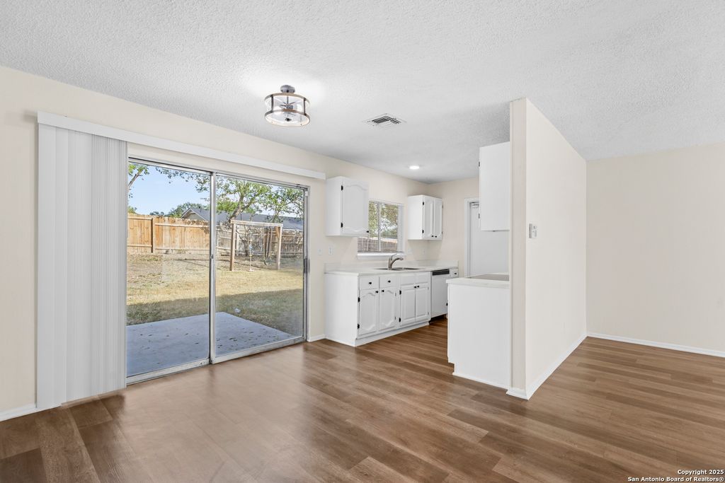 Photo of 922 Saddlebrook, San Antonio, TX 78245 (MLS # 1910860)
