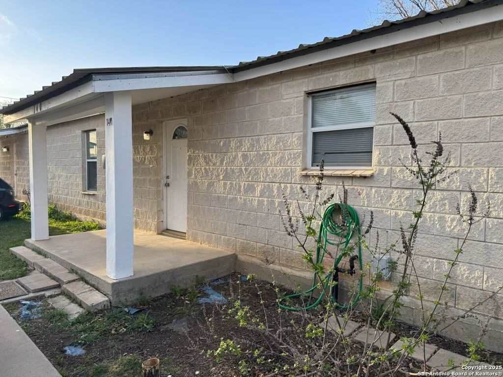 Photo of 138 &amp; 140 Shawn Lane, Seguin, TX 78155 (MLS # 1889971)