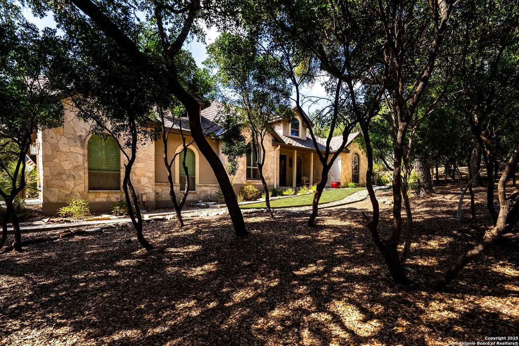 Photo of 15921 Reyes Rdg, Helotes, TX 78023 (MLS # 1917998)