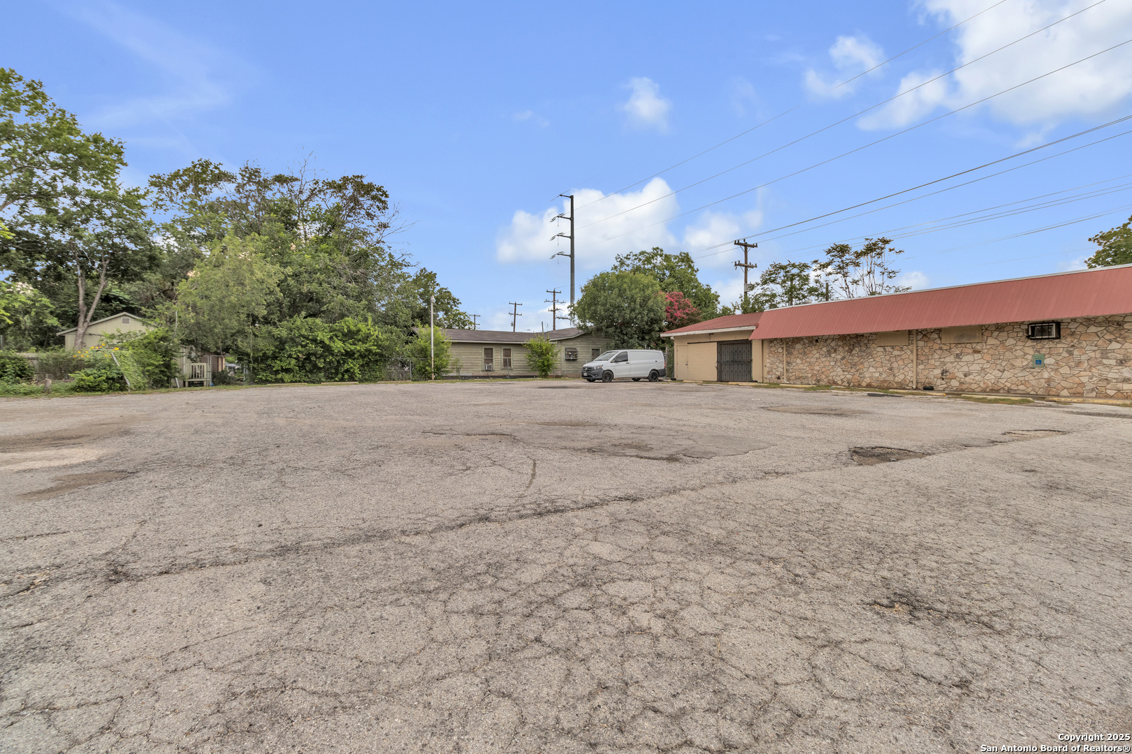 601 CUPPLES RD