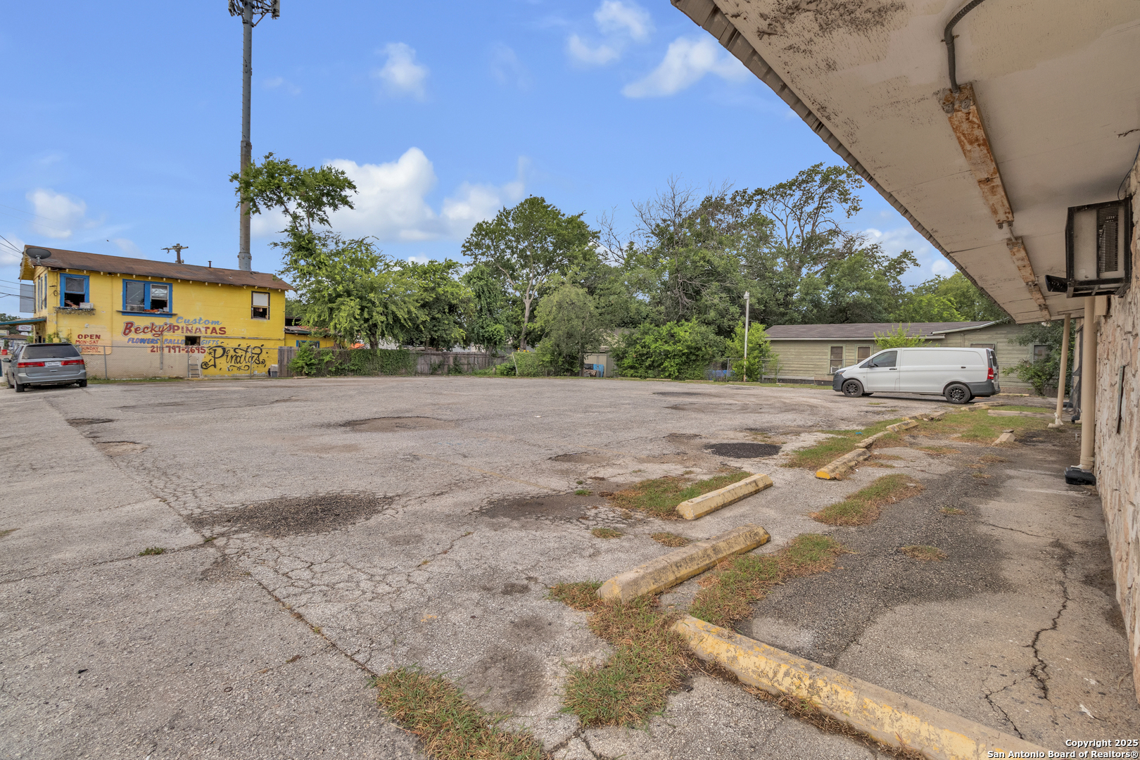 601 CUPPLES RD