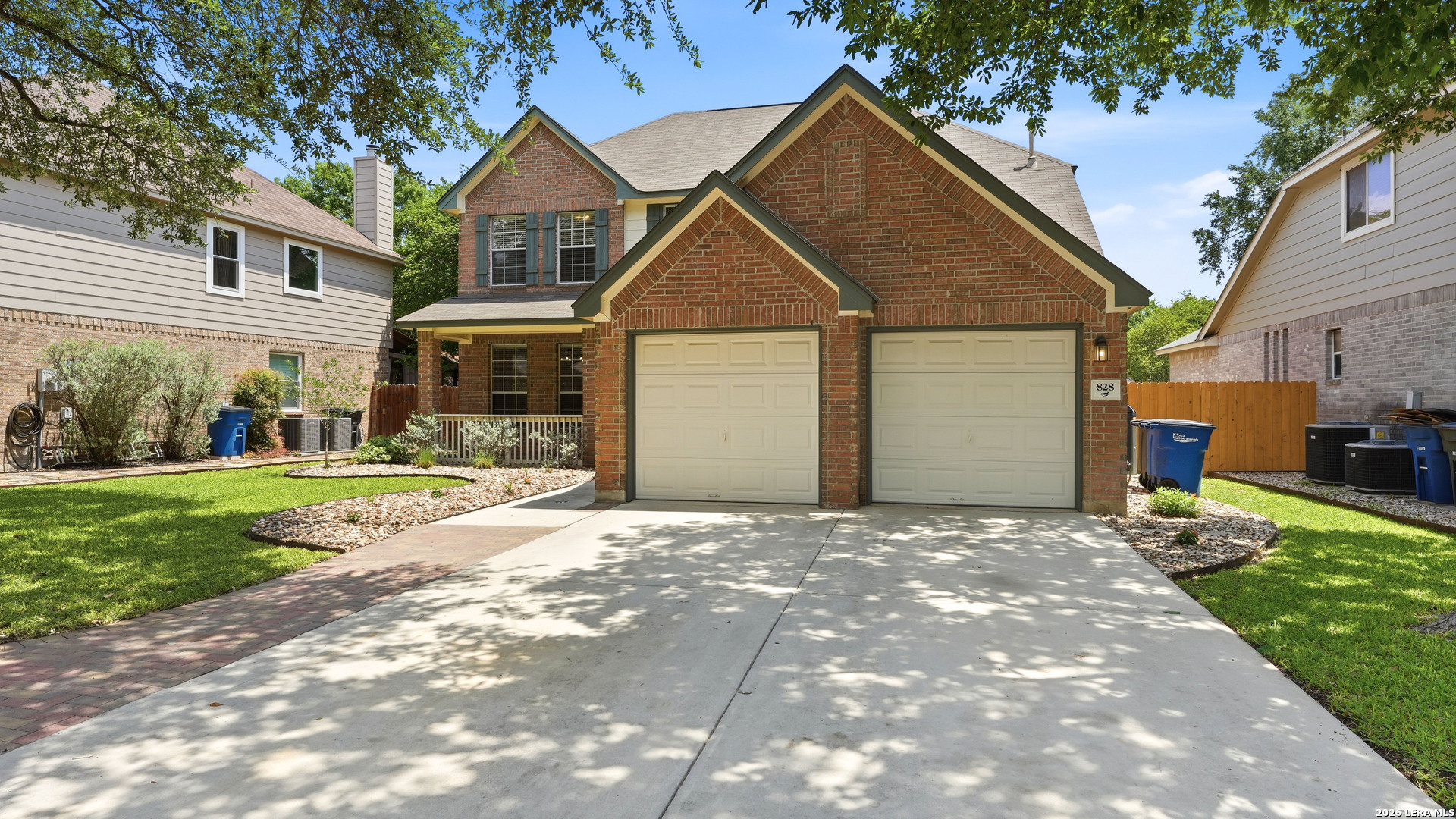 828 FAIR LN