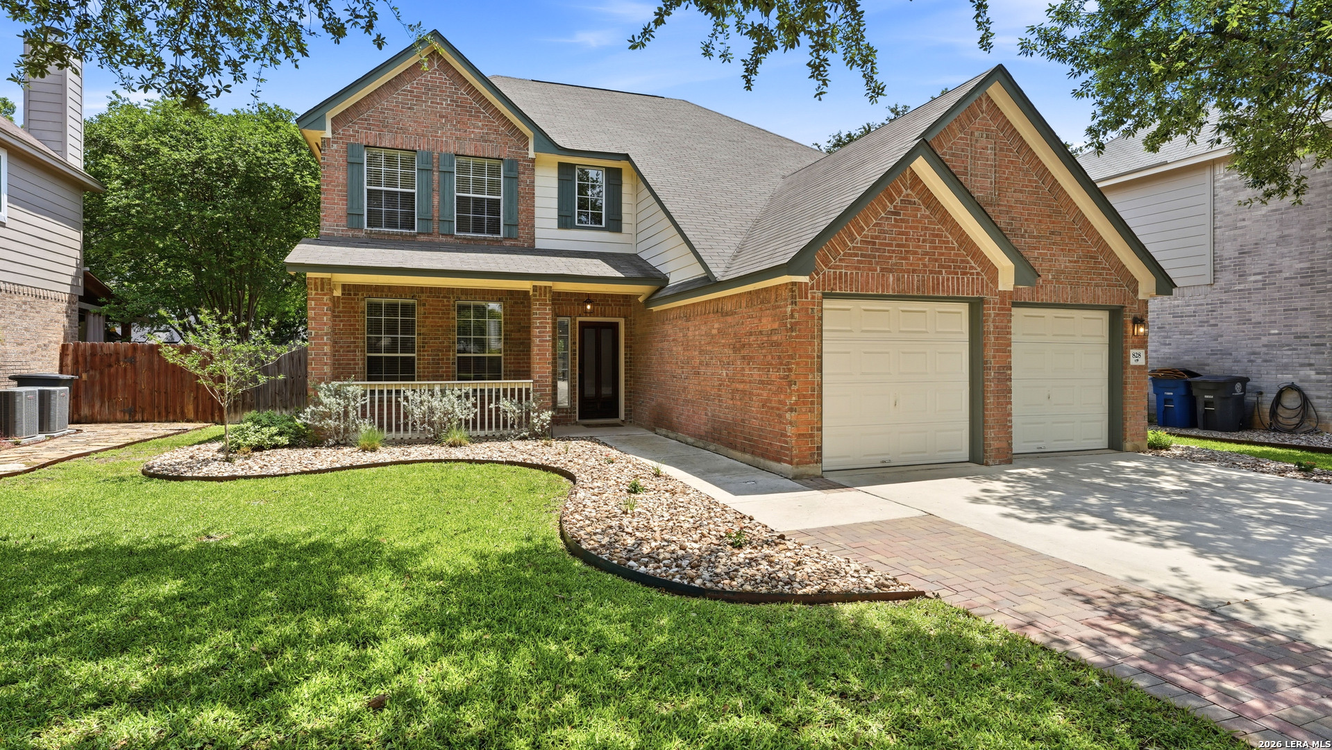 828 FAIR LN