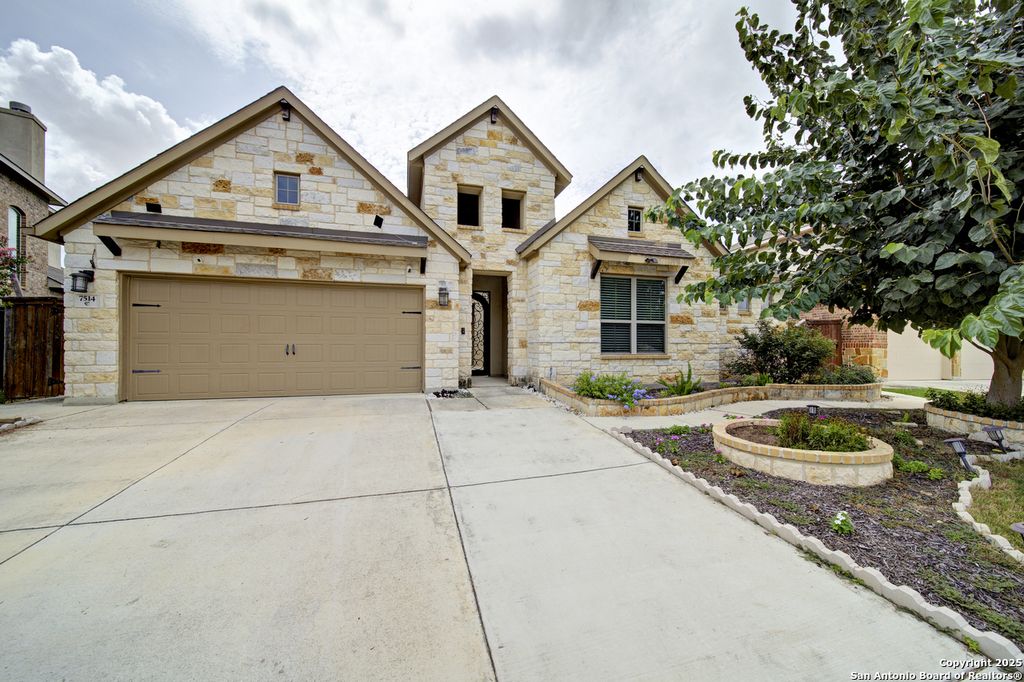 Photo of 7514 Foss Alley, San Antonio, TX 78254 (MLS # 1885850)
