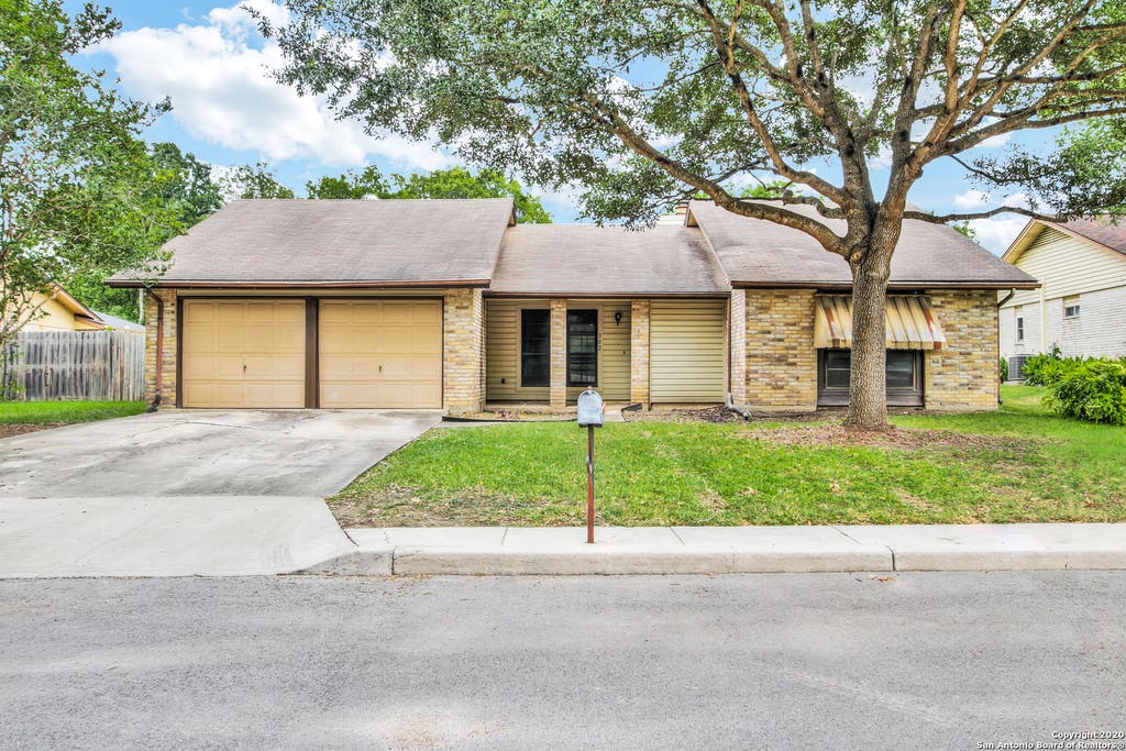 Photo of 302 GATEWAY ST, Converse, TX 78109 (MLS # 2005798)