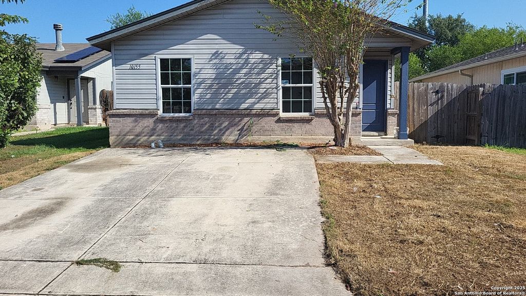 Photo of 10155 Sundrop Pass, San Antonio, TX 78245 (MLS # 1908757)