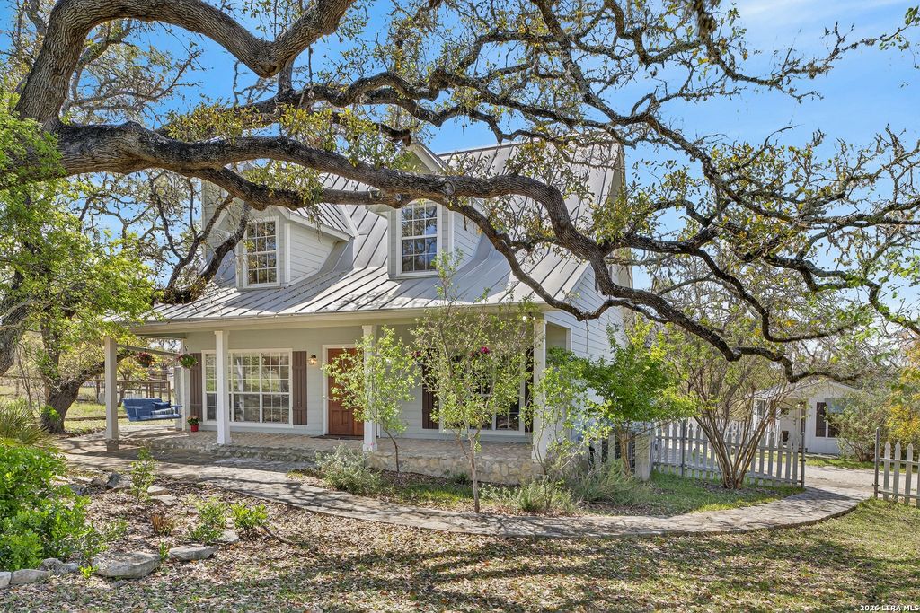Photo of 133 Juniper, Boerne, TX 78006 (MLS # 1954318)