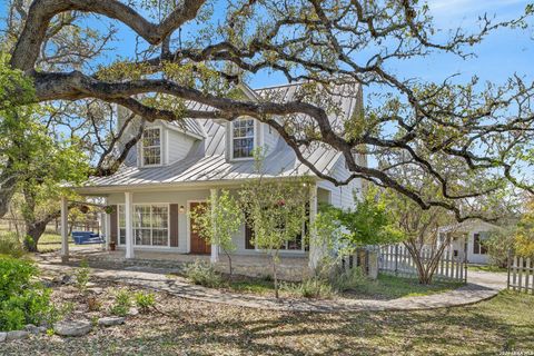 Photo of 133 Juniper, Boerne, TX 78006 (MLS # 1954318)