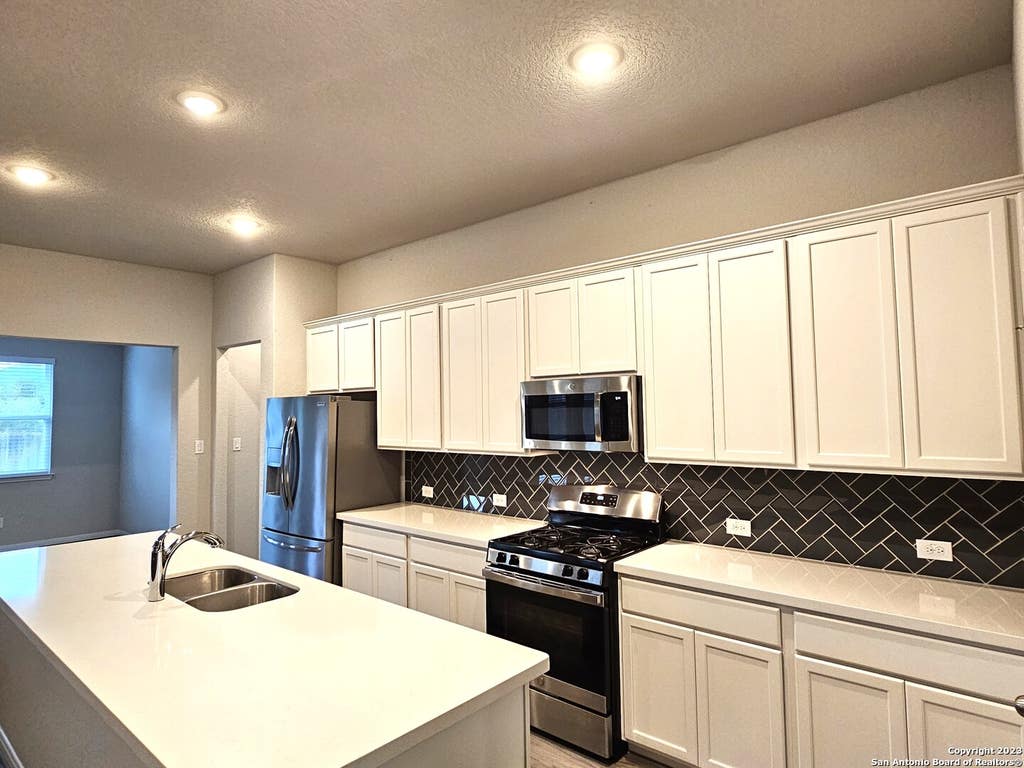 Photo of 12549 ROTHAU DR, Schertz, TX 78154 (MLS # 1991708)