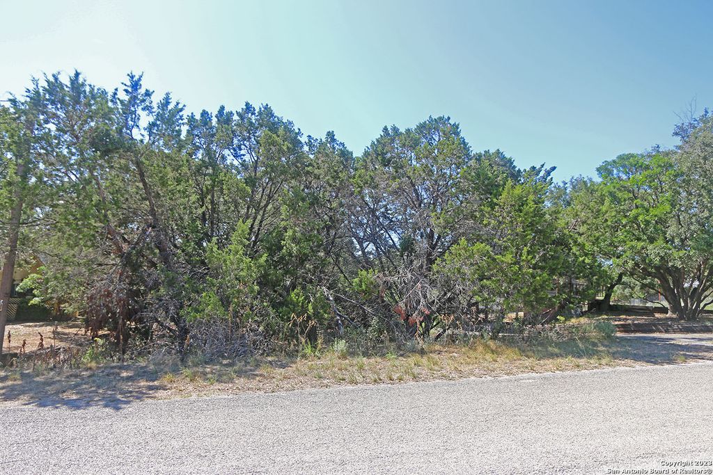 Photo of 1118 Stagecoach Dr, Canyon Lake, TX 78133 (MLS # 1880281)