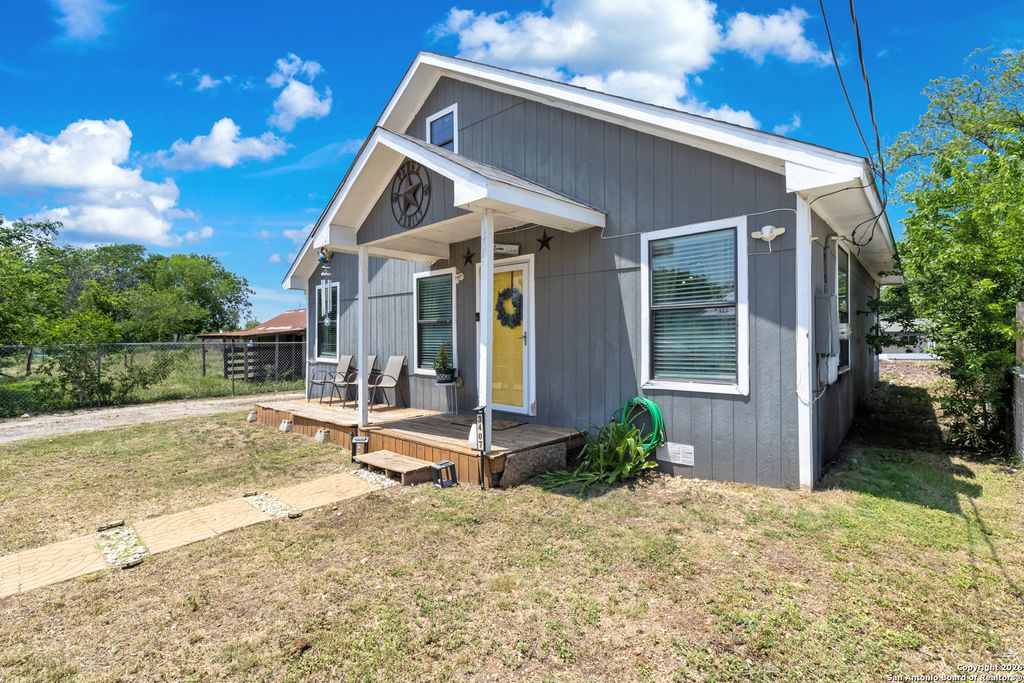 Photo of 3407 La Violeta, San Antonio, TX 78211 (MLS # 1934832)