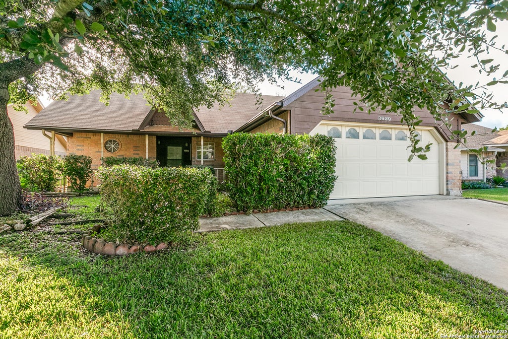 Photo of 3629 Fox Run, Schertz, TX 78108 (MLS # 1911288)