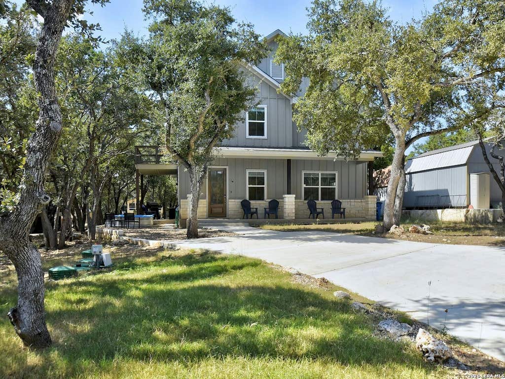Photo of 660 Mockingbird, Canyon Lake, TX 78133 (MLS # 1947110)