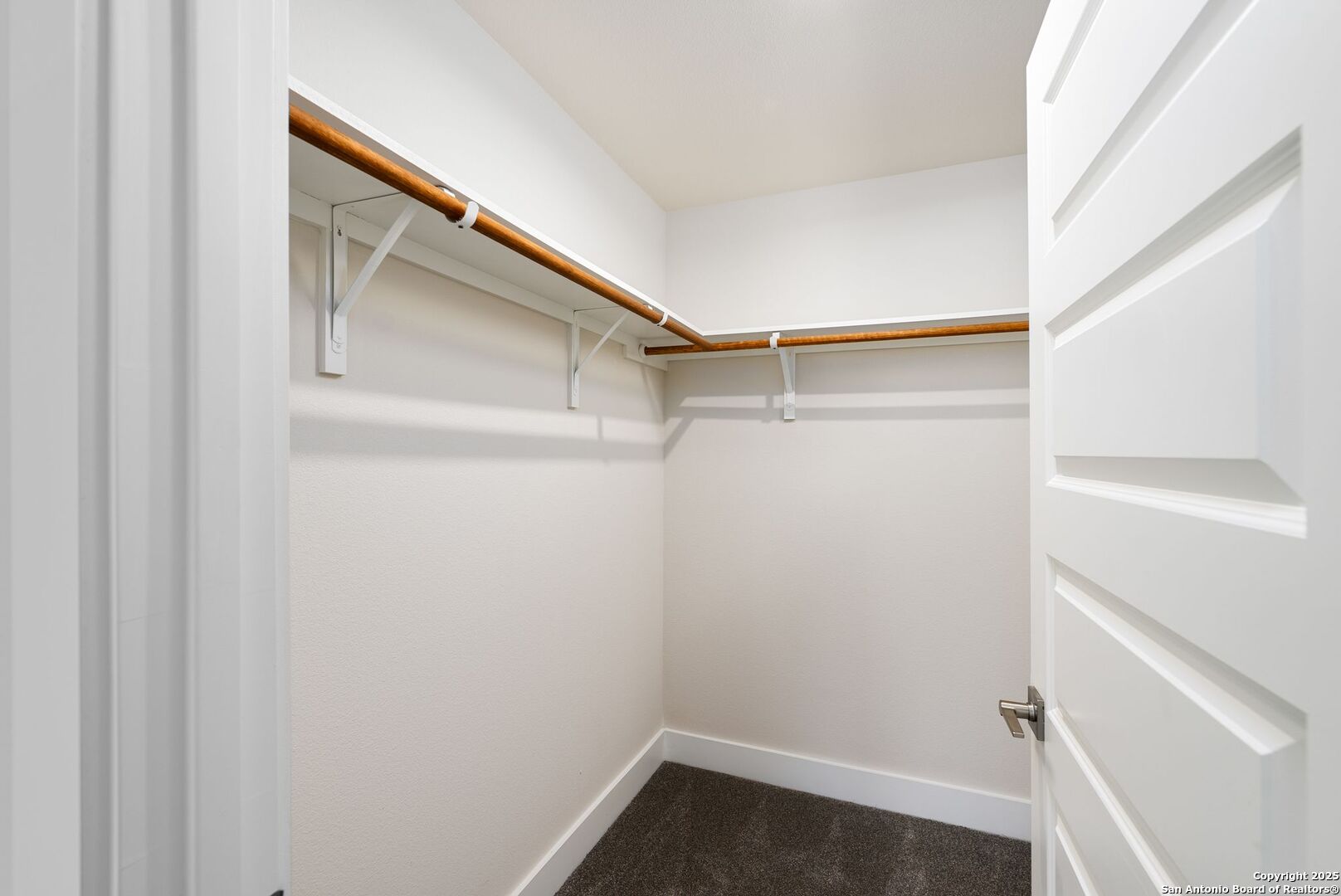 419 Ira Avenue 1102