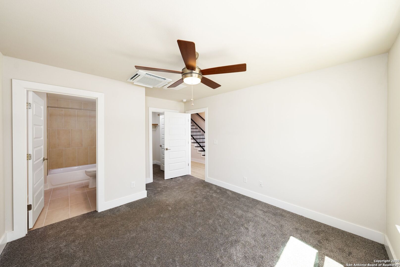 419 Ira Avenue 1102