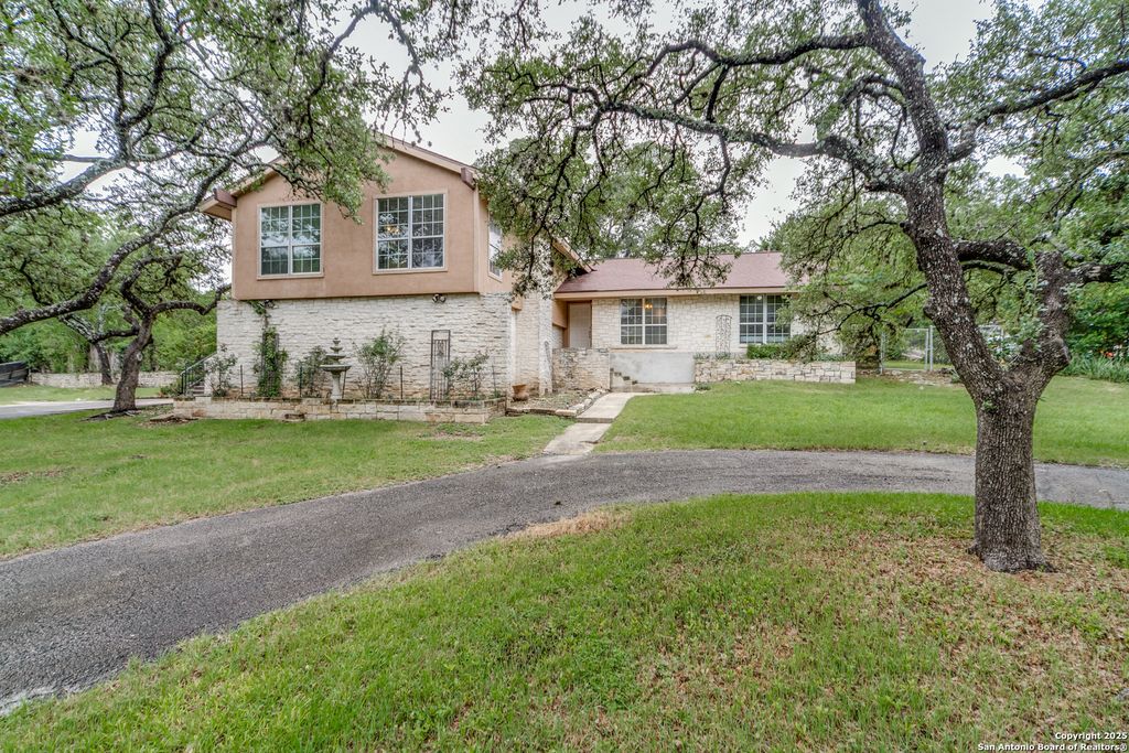Photo of 9106 Saddle Trl, San Antonio, TX 78255 (MLS # 1954599)
