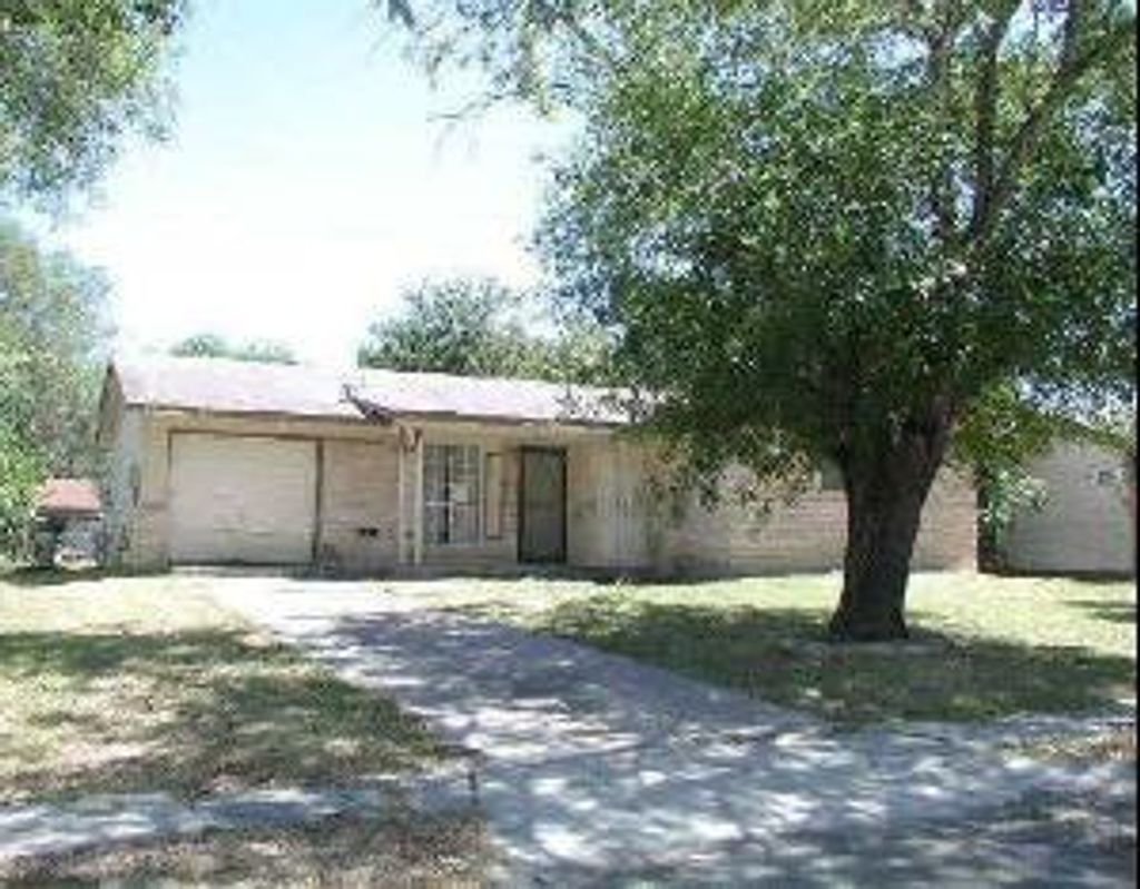 Photo of 5819 WOODHILL, San Antonio, TX 78218 (MLS # 1955421)