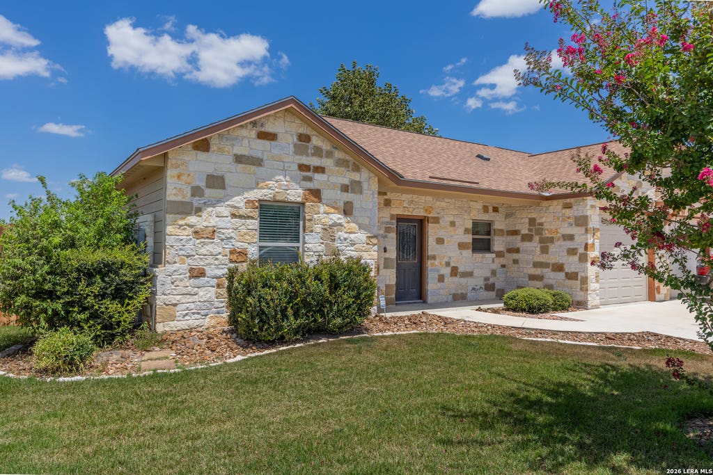 Photo of 120 NAVARRO XING, Seguin, TX 78155 (MLS # 2008908)