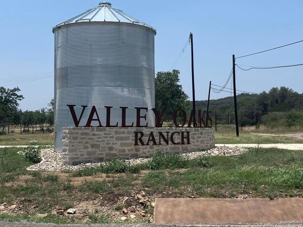 Photo of LOT 200 Valley Oaks Ranch, Hondo, TX 78861 (MLS # 1781609)