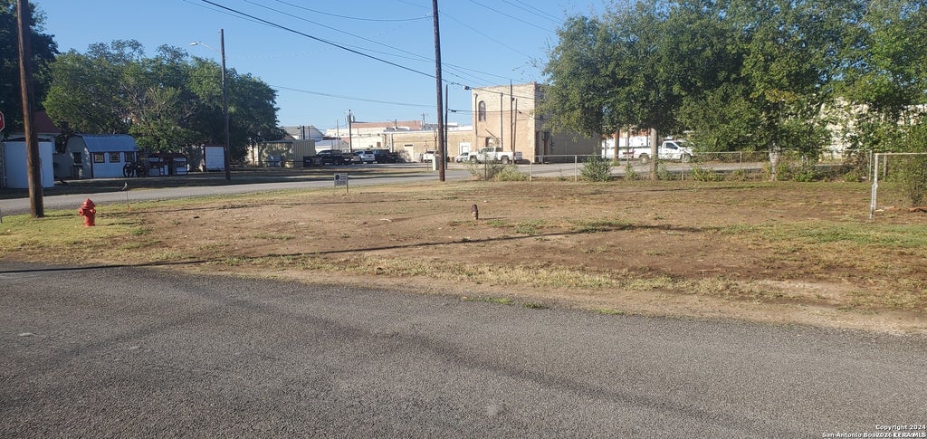 Photo of 1002 17th, Hondo, TX 78861 (MLS # 1955932)
