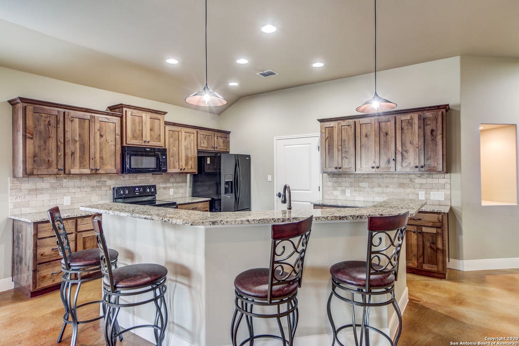 Photo of 121 DOVER DOWNS, Boerne, TX 78006 (MLS # 1972088)