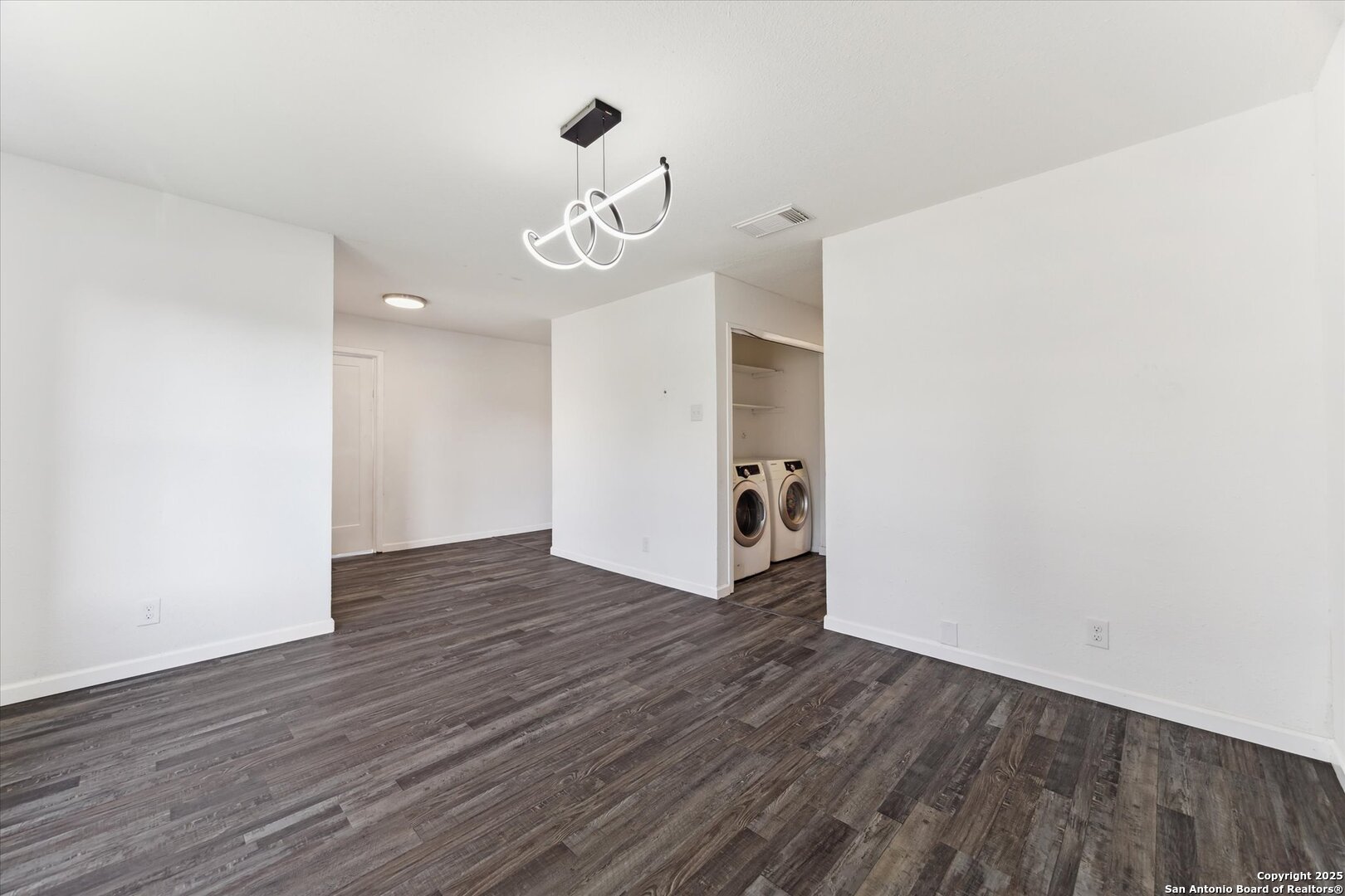 7310 Roveen Trail