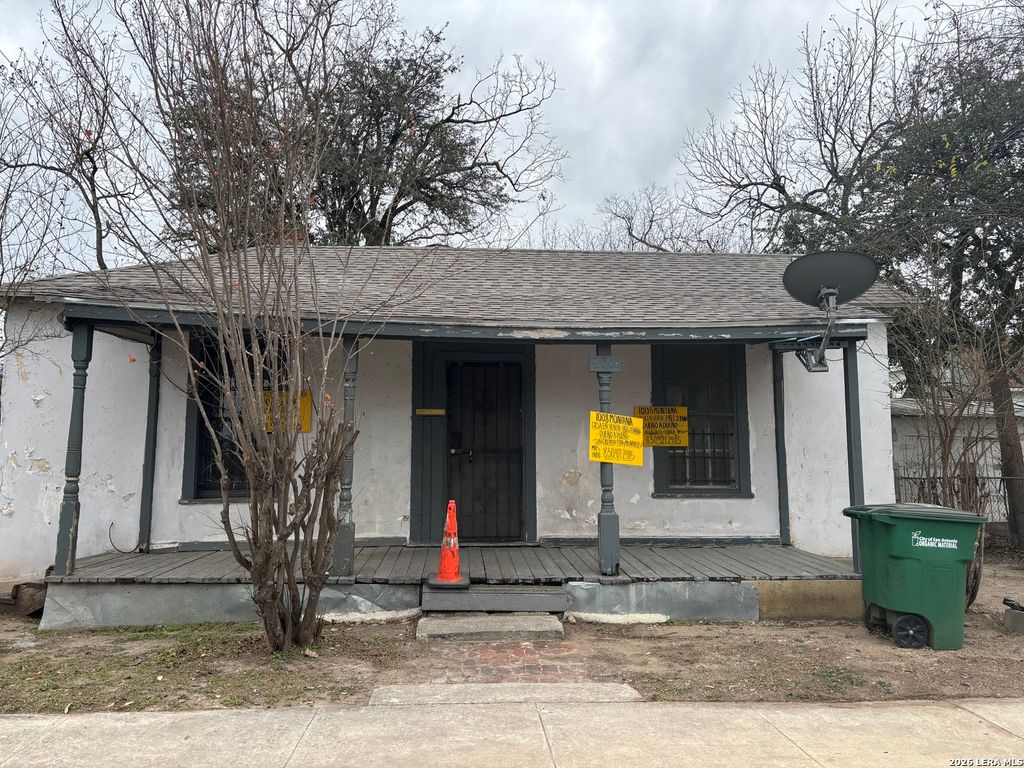 Photo of 1008 Montana St, San Antonio, TX 78203 (MLS # 1935656)