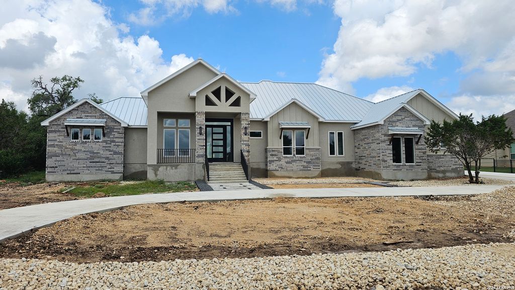 Photo of 612 Cross Oak, New Braunfels, TX 78132 (MLS # 1964166)