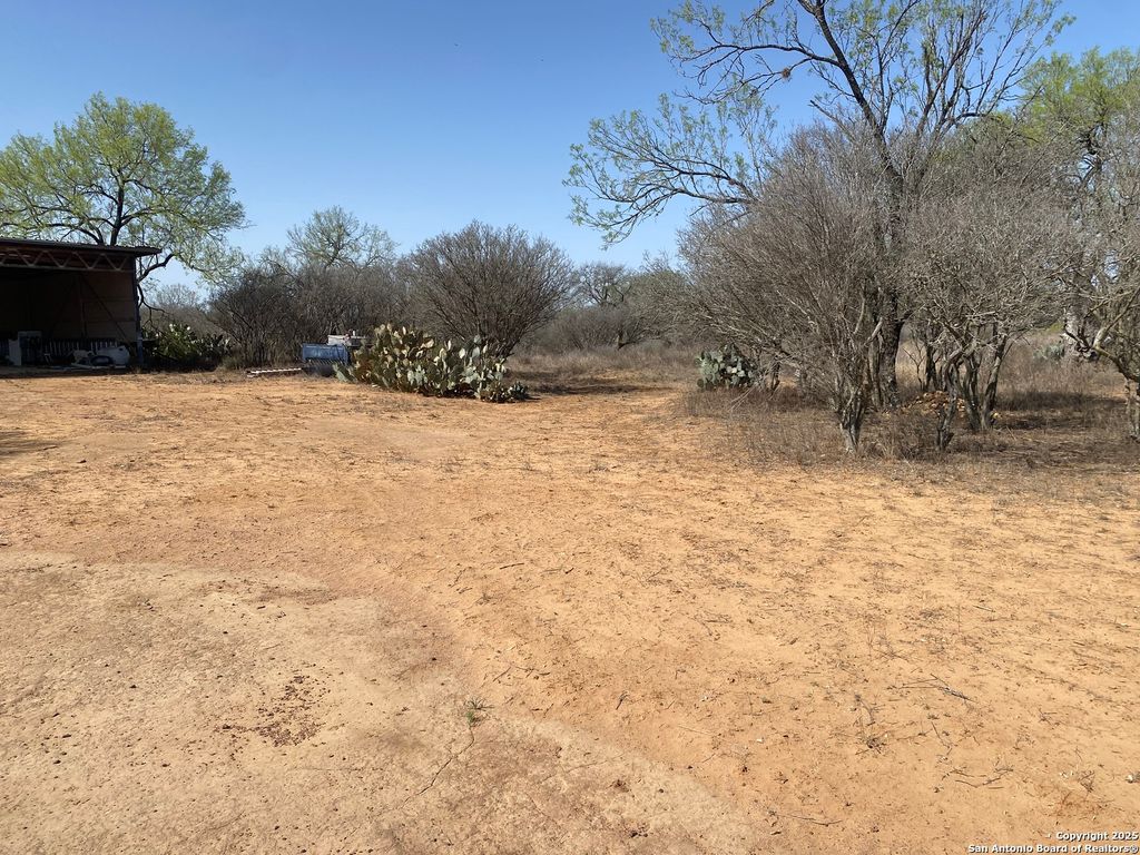 Photo of 185 E CR 2662, Devine, TX 78016 (MLS # 1853874)