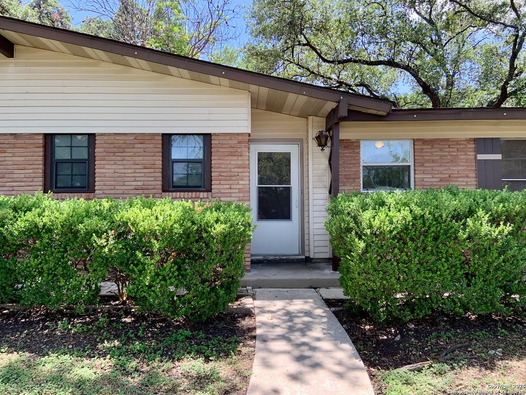 Photo of 4914 Chedder Dr, San Antonio, TX 78229 (MLS # 1882683)