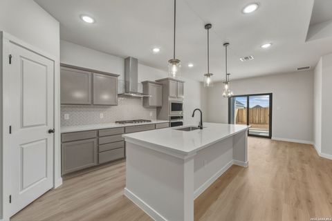 16627 rosemary Elmendorf TX 78112