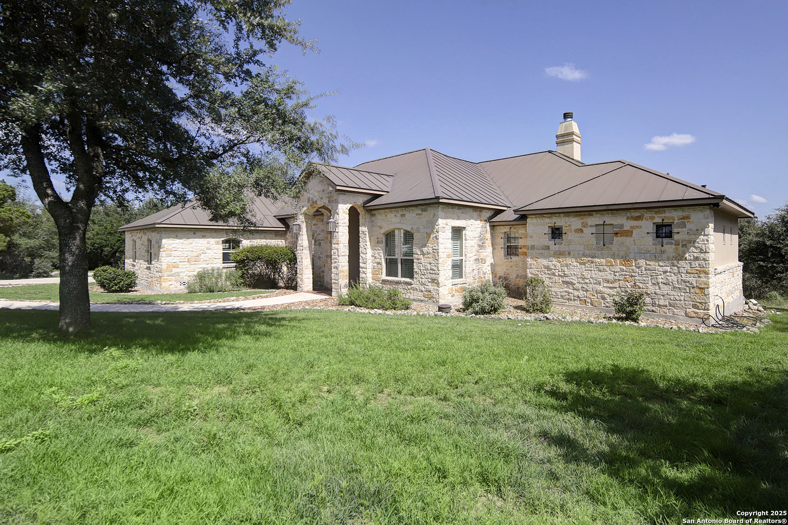 3221 Comal Springs