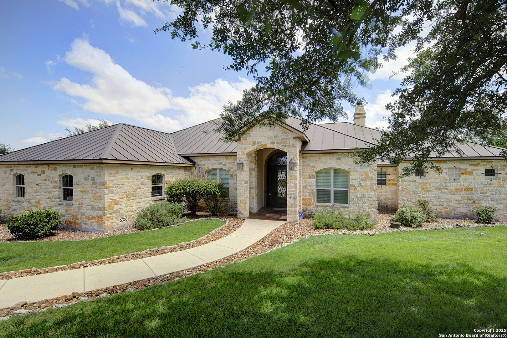 3221 Comal Springs