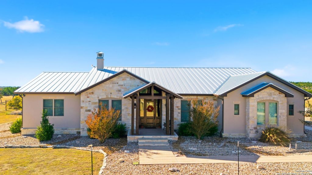 Photo of 601 Garrison Rd, Fredericksburg, TX 78624 (MLS # 1921621)